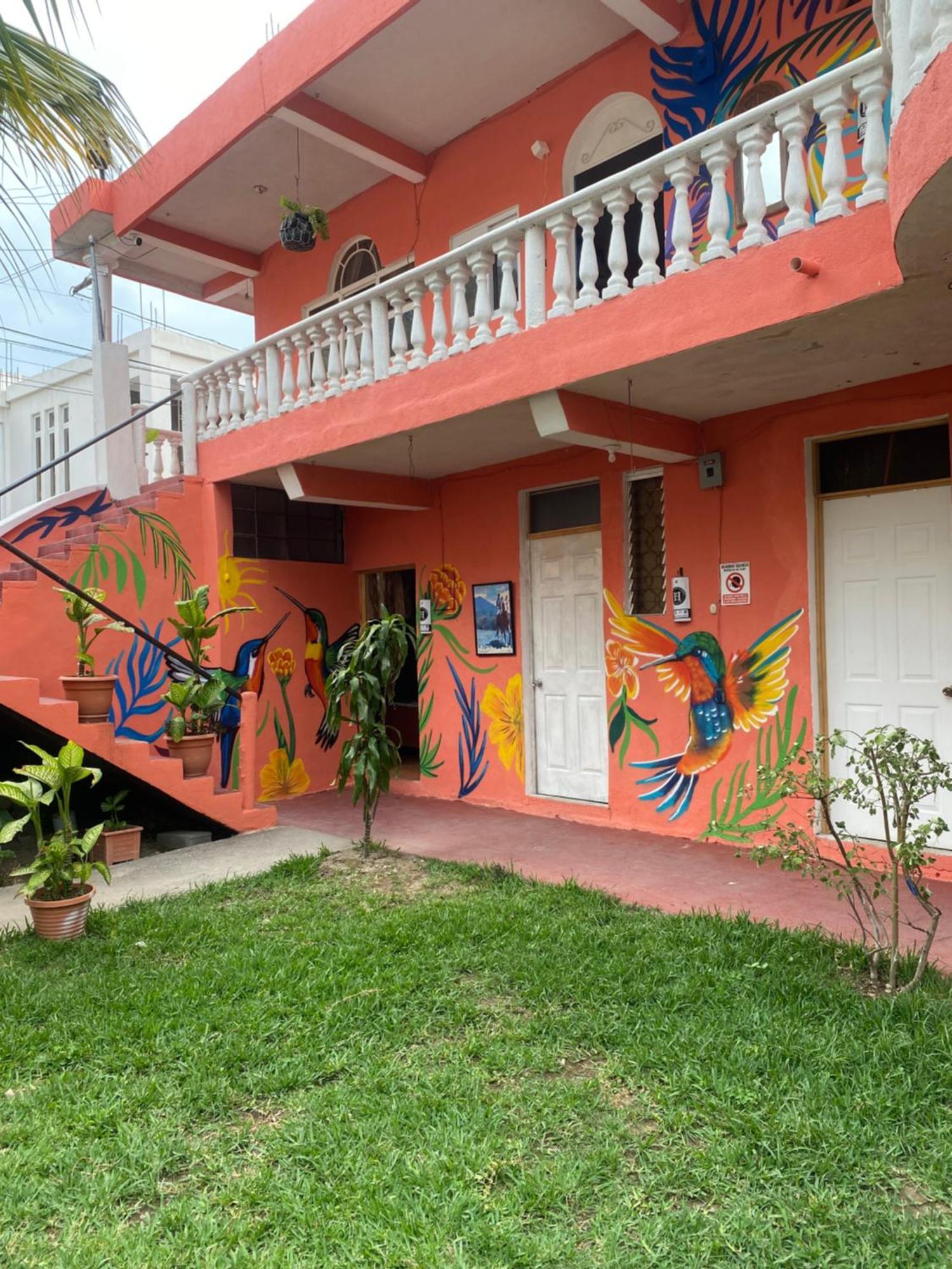 Hotel Posada Gutierrez Panajachel Esterno foto