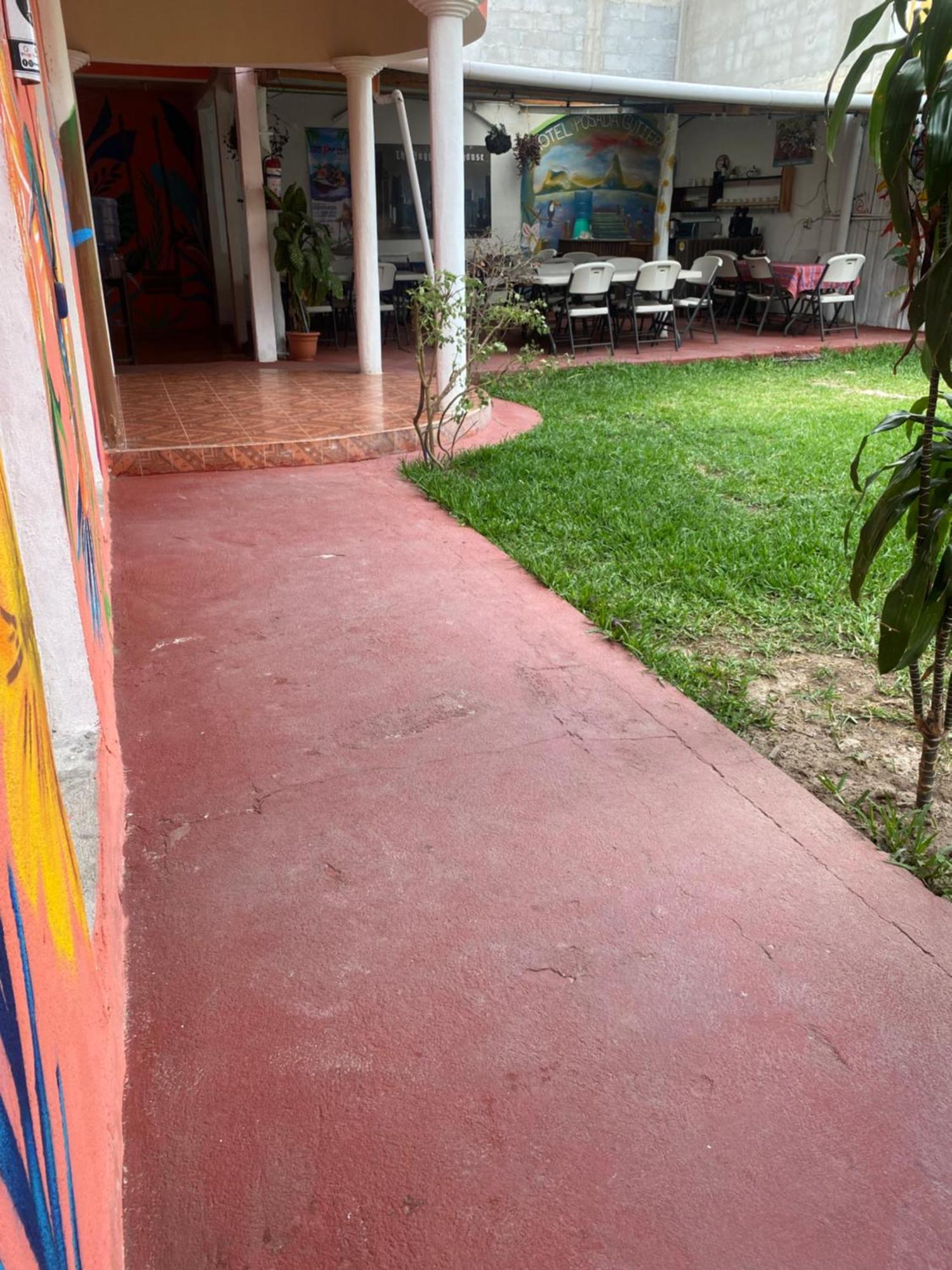 Hotel Posada Gutierrez Panajachel Esterno foto